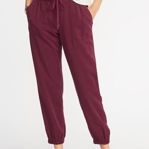 NWT Old Navy twill utility maroon joggers